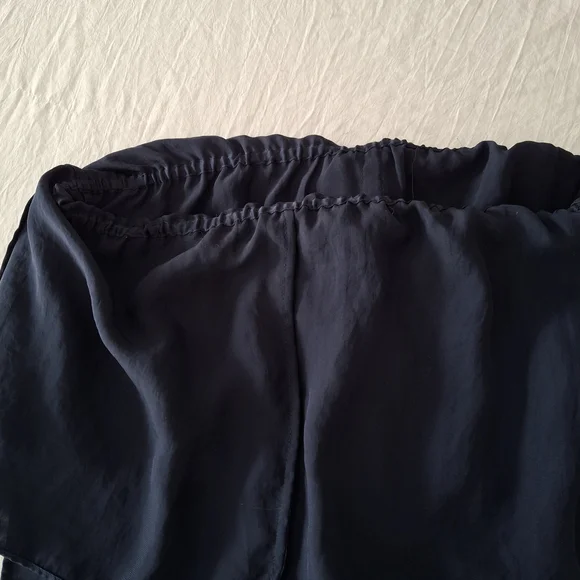 NWOT Banana Republic Sheer And Shiny Ladies Blue Blouse Sz. M. - Picture 3 of 10